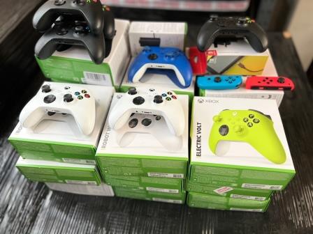 EX CAT HIGH ST XBOX RETURNS PALLET 29PCS FREE DELIVERY - Click Image to Close